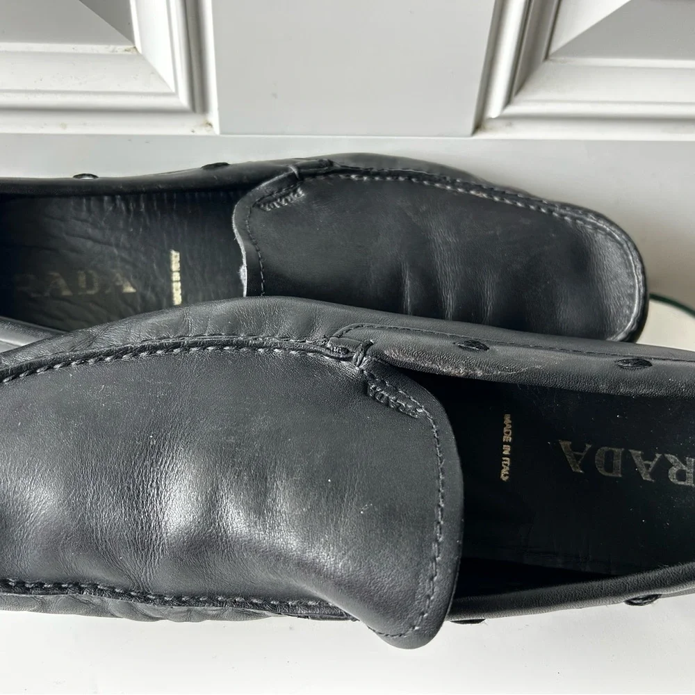 Prada Black Leather Loafers Sleek Minimalist Design - Picture 4 of 9